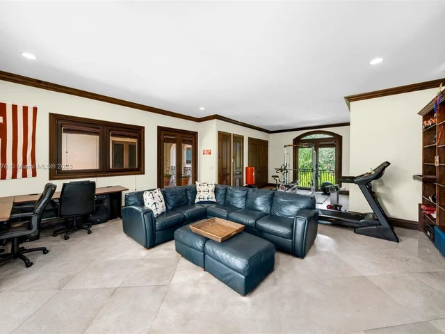 5950 SW 111th St, Pinecrest FL 33156