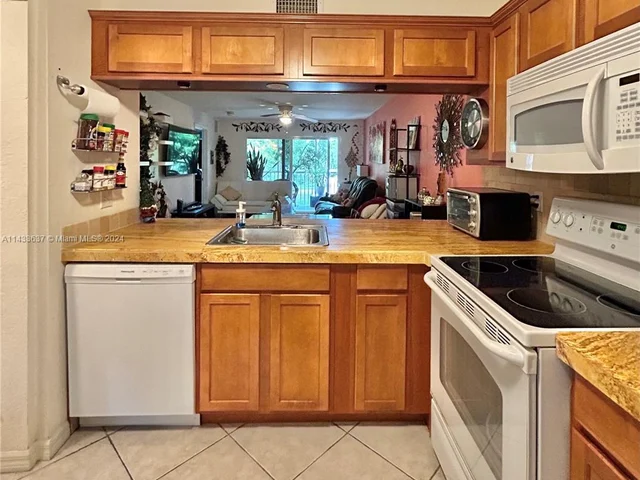 1105 Bahama Bnd # B2, Coconut Creek FL 33066