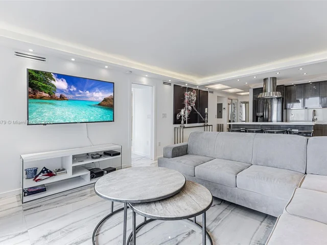 465 Ocean Dr # 506, Miami Beach FL 33139