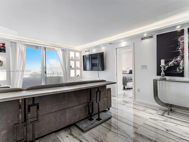 465 Ocean Dr # 506, Miami Beach FL 33139