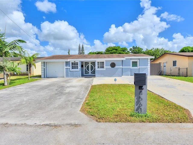 8561 Claridge Dr, Miramar FL 33025