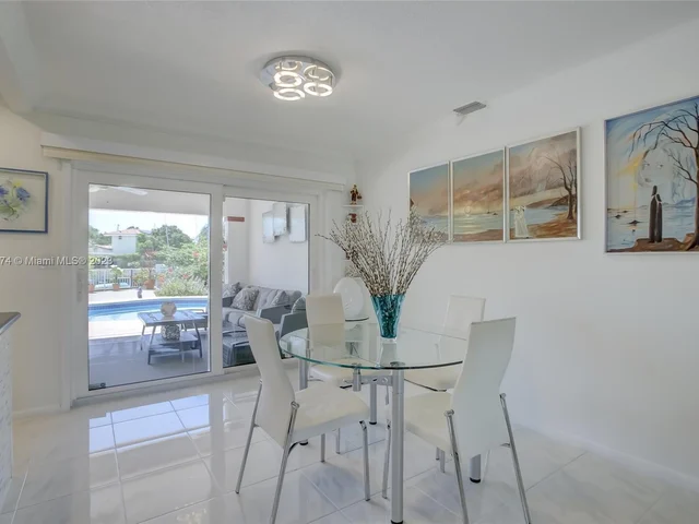 1060 NE 26th Ave, Pompano Beach FL 33062