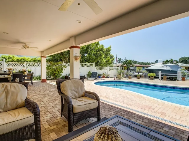 1060 NE 26th Ave, Pompano Beach FL 33062