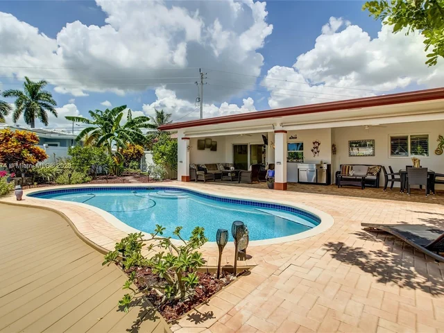 1060 NE 26th Ave, Pompano Beach FL 33062