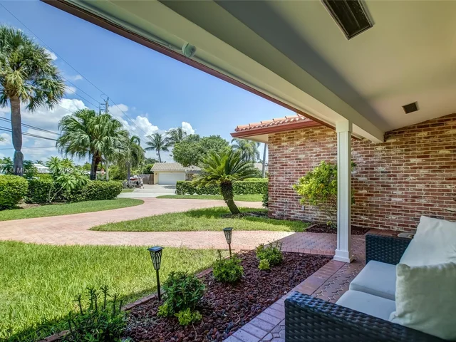 1060 NE 26th Ave, Pompano Beach FL 33062