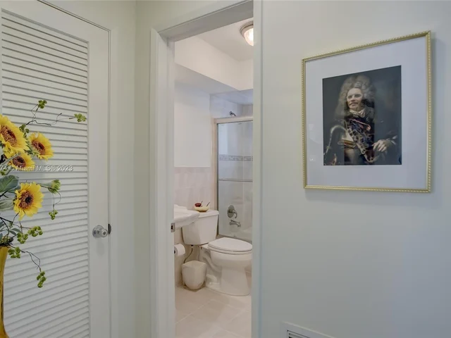 1060 NE 26th Ave, Pompano Beach FL 33062