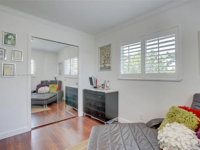 1060 NE 26th Ave, Pompano Beach FL 33062