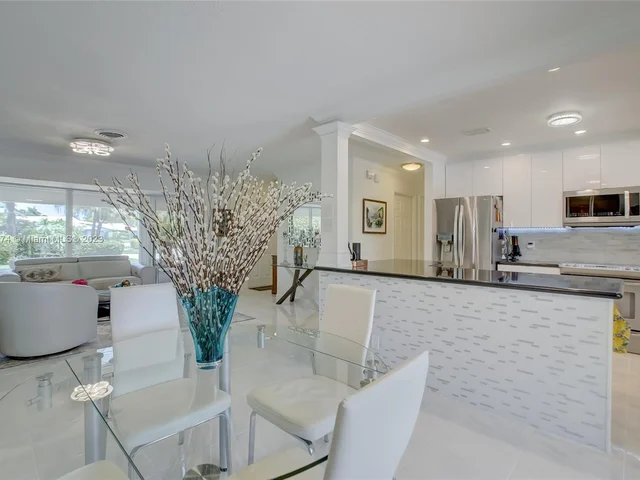 1060 NE 26th Ave, Pompano Beach FL 33062