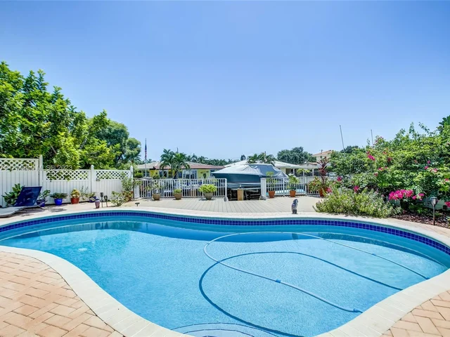 1060 NE 26th Ave, Pompano Beach FL 33062