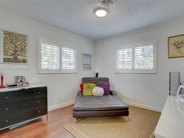 1060 NE 26th Ave, Pompano Beach FL 33062