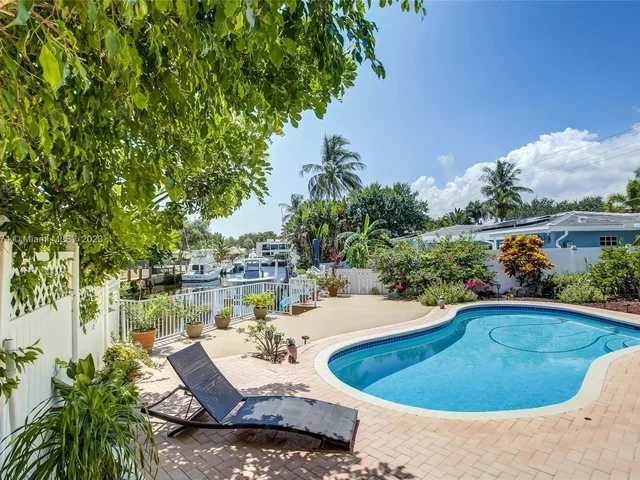 1060 NE 26th Ave, Pompano Beach FL 33062