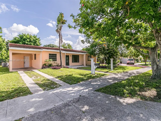 845 NE 180th St, Miami FL 33162