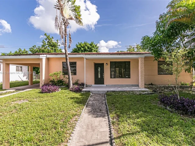 845 NE 180th St, Miami FL 33162