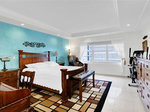 9100 W Bay Harbor Dr, Bay Harbor Islands FL 33154