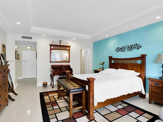 9100 W Bay Harbor Dr, Bay Harbor Islands FL 33154