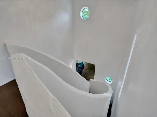 820 SE 8th St, Fort Lauderdale FL 33316