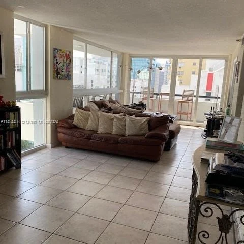 3200 Collins Ave # 5, Miami Beach FL 33140