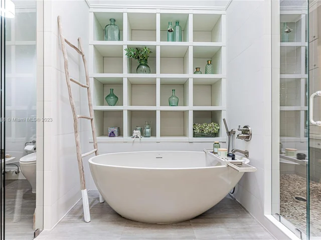 2000 S Bayshore Dr # 43, Miami FL 33133