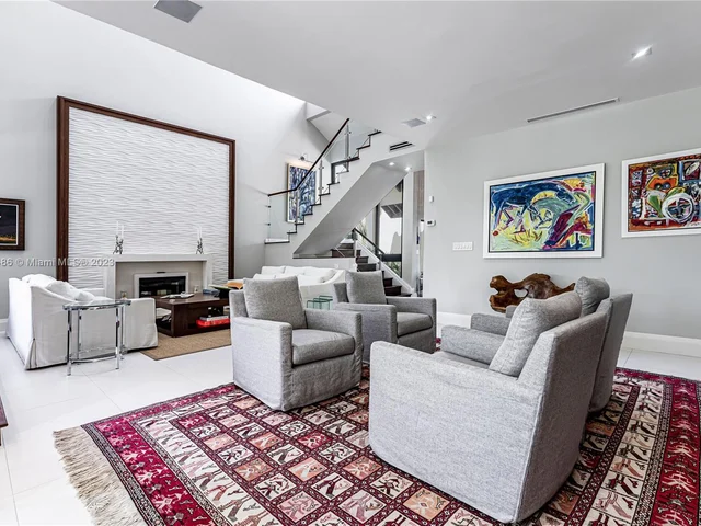 2000 S Bayshore Dr # 43, Miami FL 33133