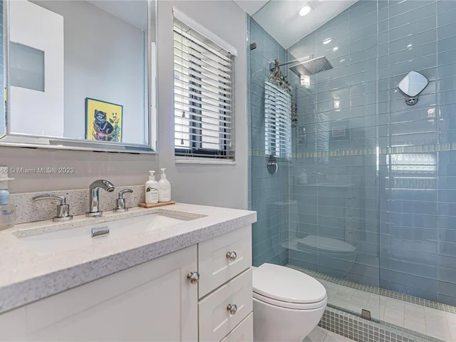 2000 S Bayshore Dr # 43, Miami FL 33133