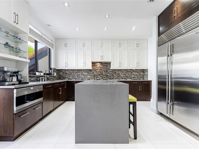 2000 S Bayshore Dr # 43, Miami FL 33133