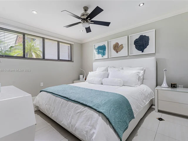 2000 S Bayshore Dr # 43, Miami FL 33133