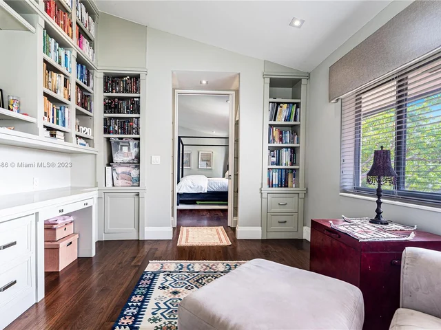 2000 S Bayshore Dr # 43, Miami FL 33133