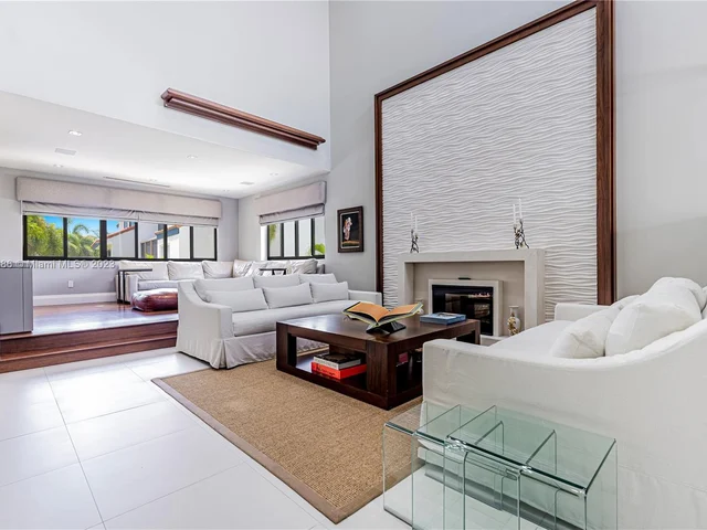 2000 S Bayshore Dr # 43, Miami FL 33133