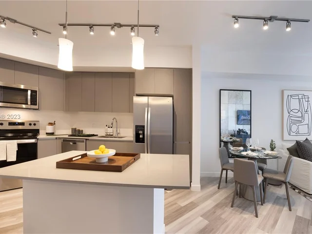 401 Hialeah Dr # 811, Hialeah FL 33010