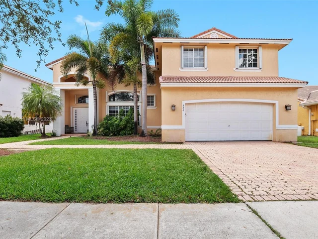 326 SW 185th Ter, Pembroke Pines FL 33029