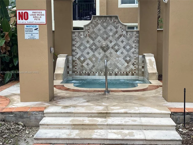 7950 N Nob Hill Rd # 104, Tamarac FL 33321