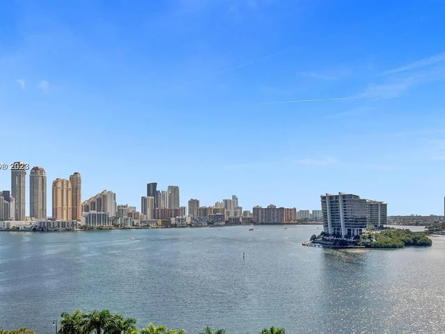 3530 Mystic Pointe Dr # 910, Aventura FL 33180