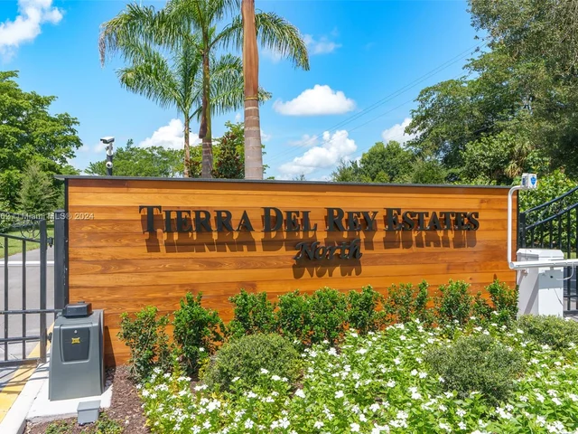 10890 La Reina Rd, Delray Beach FL 33446