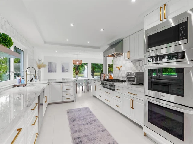 10890 La Reina Rd, Delray Beach FL 33446