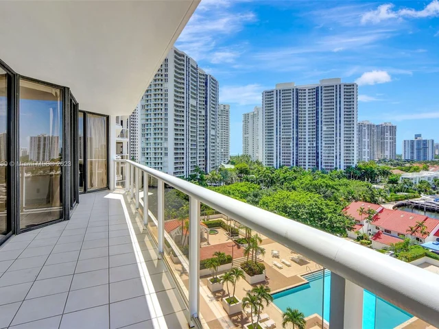 3640 Yacht Club Dr # 1008, Aventura FL 33180