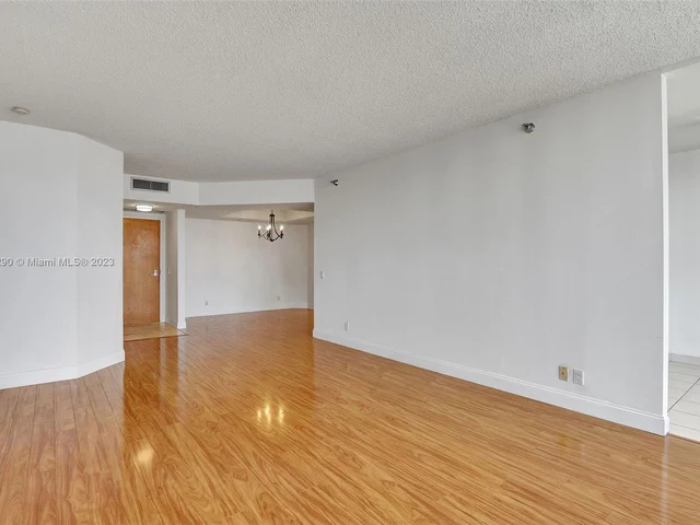 3640 Yacht Club Dr # 1008, Aventura FL 33180