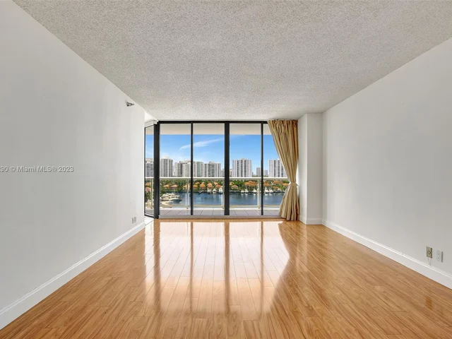 3640 Yacht Club Dr # 1008, Aventura FL 33180