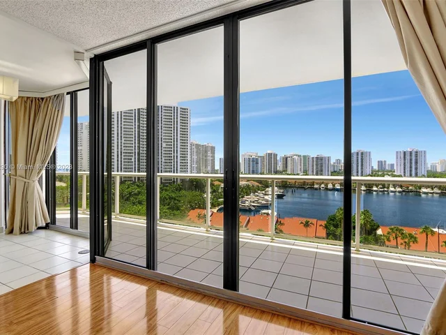 3640 Yacht Club Dr # 1008, Aventura FL 33180