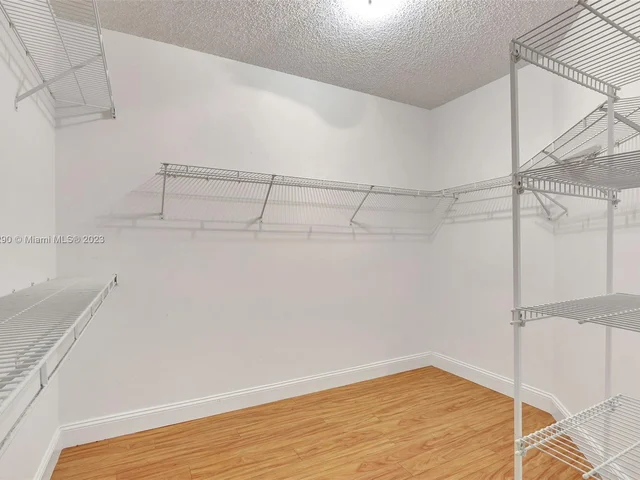 3640 Yacht Club Dr # 1008, Aventura FL 33180