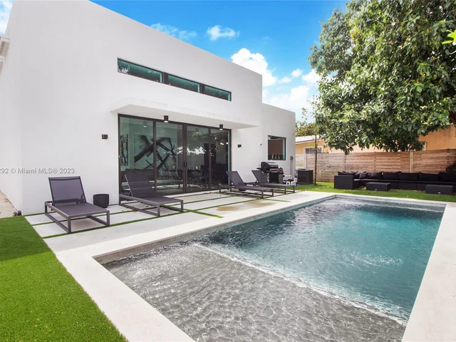 277 NW 43rd St, Miami FL 33127