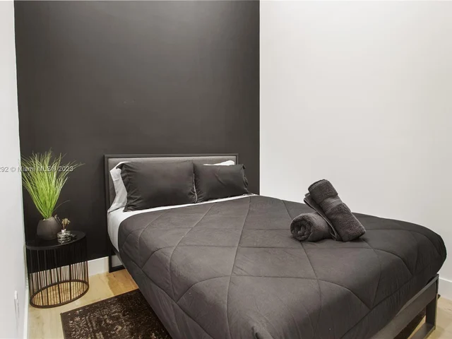 277 NW 43rd St, Miami FL 33127