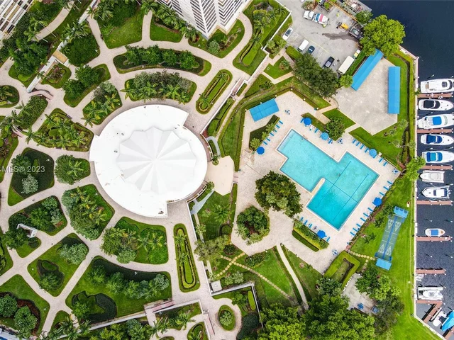 2500 Parkview Dr # 820, Hallandale Beach FL 33009