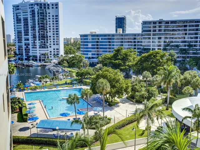 2500 Parkview Dr # 820, Hallandale Beach FL 33009