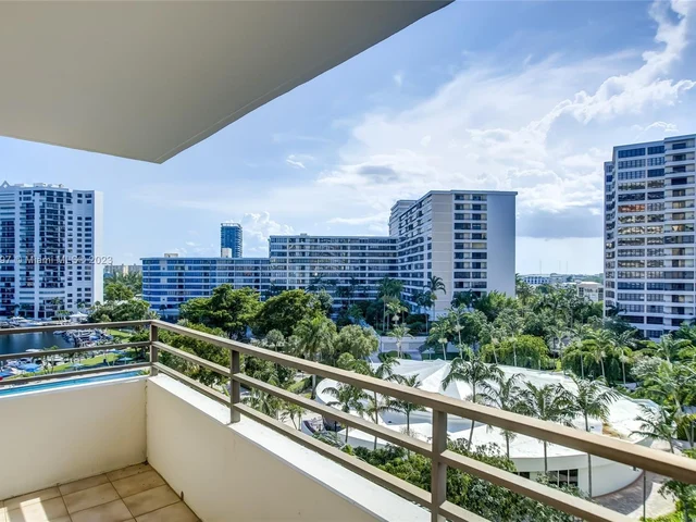 2500 Parkview Dr # 820, Hallandale Beach FL 33009