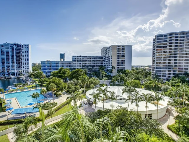 2500 Parkview Dr # 820, Hallandale Beach FL 33009