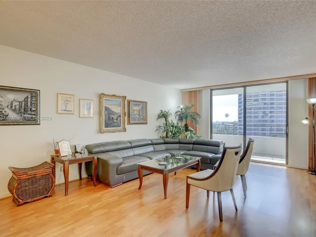 2500 Parkview Dr # 820, Hallandale Beach FL 33009