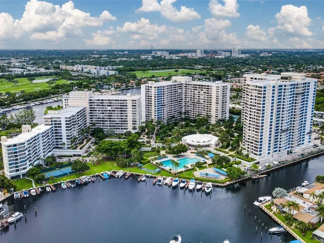 2500 Parkview Dr # 820, Hallandale Beach FL 33009