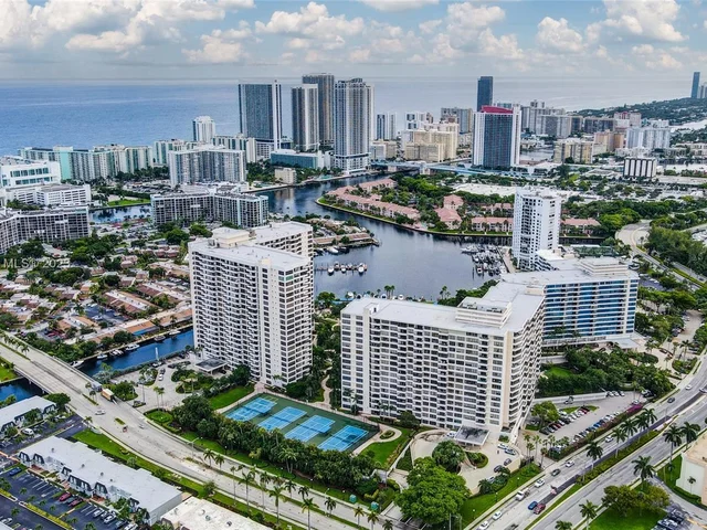 2500 Parkview Dr # 820, Hallandale Beach FL 33009