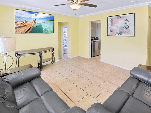 341 NW 52nd St, Oakland Park FL 33309