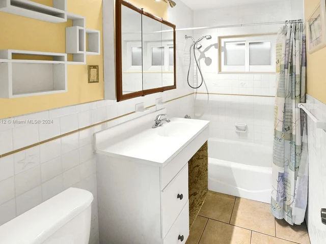 341 NW 52nd St, Oakland Park FL 33309